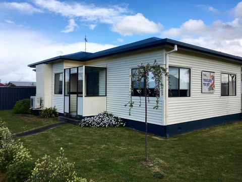 The Tickled Trout - Accommodation Batemans Bay 1