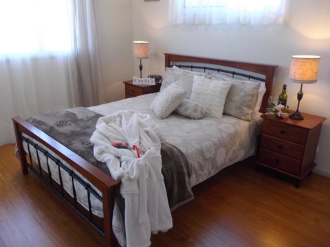 Tinaroo Sunset Retreat - Accommodation Batemans Bay 3