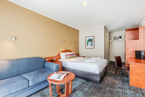 Tonsley Hotel - Accommodation Batemans Bay 0