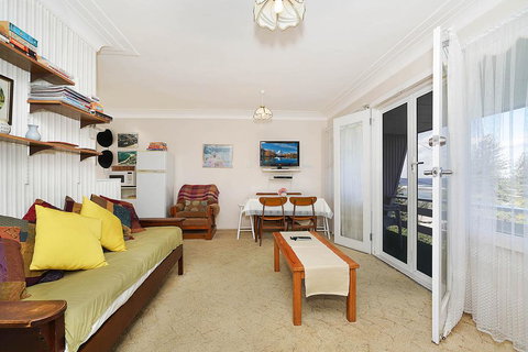 Toowoon Bay Beachside Unit, Unit 4 - Accommodation Batemans Bay 2