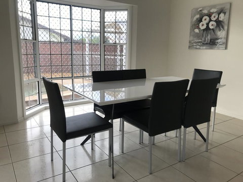 Townsville Wistaria Spacious Home - Accommodation Batemans Bay 2