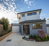 Trendy sweet home 4BedsBlackburn South - Accommodation Batemans Bay