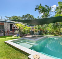 Tropical House Pool and Extra Bungalow 4 bedrooms - Accommodation Batemans Bay