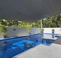 Tropical private holiday house with pool - Accommodation Batemans Bay