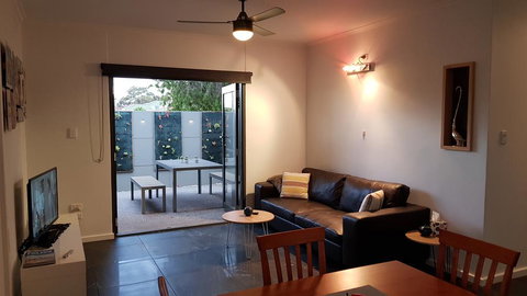Two Bedroom Garden Apartment - Accommodation Batemans Bay 1