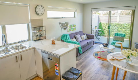 U201 Brunswick Living Brand New Deluxe Balcony Upper Floor Apartment Close To Airport And CBD - Accommodation Batemans Bay 0