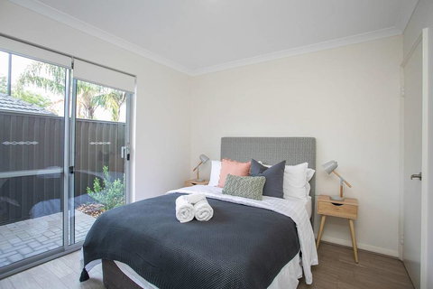 Ultimate Oasis Condo. Wifi + Netflix + Parking - Accommodation Batemans Bay 1
