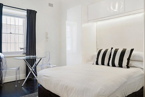 Unbeatably Located Art Deco Surry Hills Studio - Accommodation Batemans Bay 2