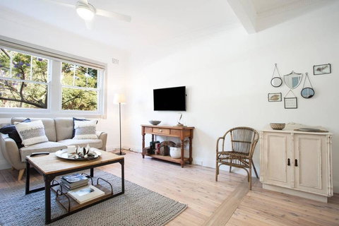 Unit 1/52 Mount St - Aquarium- Ground Floor Home 5 Mins Walk To Beach - Accommodation Batemans Bay 2