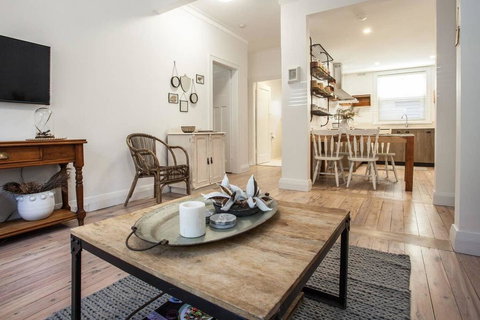 Unit 1/52 Mount St - Aquarium- Ground Floor Home 5 Mins Walk To Beach - Accommodation Batemans Bay 3