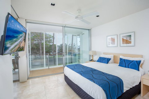 Unit 105 Plantation - Rainbow Beach, Plantation Resort, Second Floor, Aircon, Pool, Spa - Accommodation Batemans Bay 3