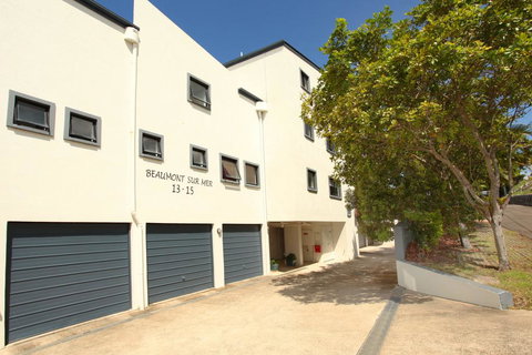 Unit 4, Beaumont Sur Mer, 13 - 15 Pacific Terrace Coolum Beach, 400 BOND, LINEN SUPPLIED - Accommodation Batemans Bay 2