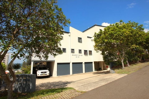 Unit 4, Beaumont Sur Mer, 13 - 15 Pacific Terrace Coolum Beach, 400 BOND, LINEN SUPPLIED - Accommodation Batemans Bay 1