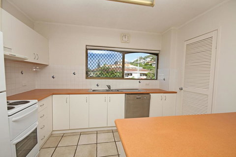 Unit 4, Cooltoro Court, 7 Frank Street Coolum Beach, 400 BOND, LINEN INCLUDED - Accommodation Batemans Bay 3