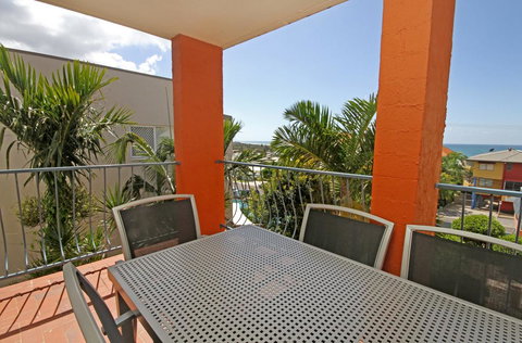 Unit 4, Cooltoro Court, 7 Frank Street Coolum Beach, 400 BOND, LINEN INCLUDED - Accommodation Batemans Bay 0