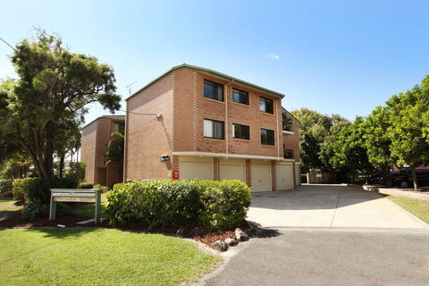 Unit 7, Belander Court, 34 Perry Street Coolum Beach, AIR CONDITIONED, 400 BOND, LINEN SUPPLIED - Accommodation Batemans Bay 0