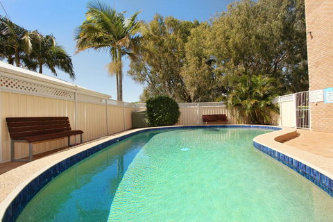 Unit 7, Belander Court, 34 Perry Street Coolum Beach, AIR CONDITIONED, 400 BOND, LINEN SUPPLIED - Accommodation Batemans Bay 3