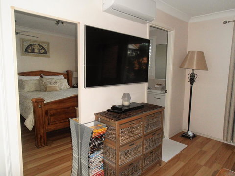 Unwind In This Gorgeous Retreat - Accommodation Batemans Bay 3