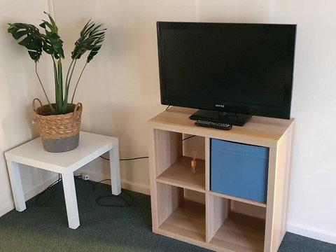 Value 2 Bed Villa Close To QEH + Airport + City + Beach - Accommodation Batemans Bay 1