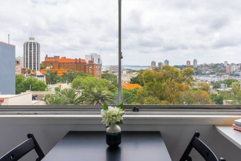 Views To Die For// Studio Rushcutters Bay // Free Parking - Accommodation Batemans Bay 2