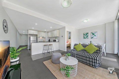 WARRICK FRAM 3 BEDS APT FREE PARKING WALK TO WESTFIELD CLOSE TO HOSPITAL NWF003 - Accommodation Batemans Bay 0