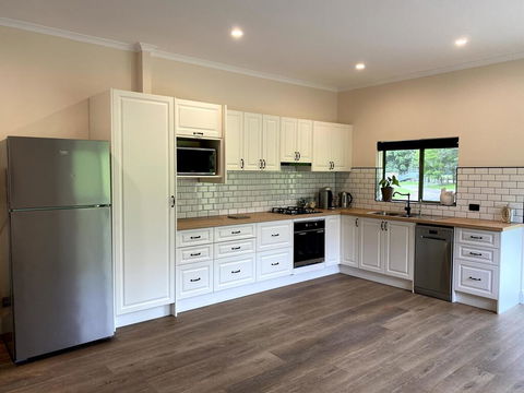 Waterfall Unit Farm Stay - Accommodation Batemans Bay 2