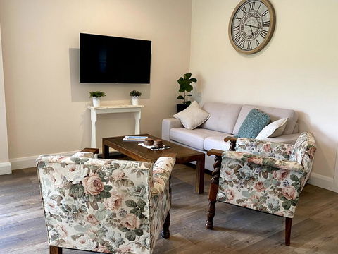 Waterfall Unit Farm Stay - Accommodation Batemans Bay 3