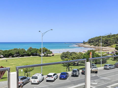 WATERFRONT SEVEN - In The Heart Of Lorne - Accommodation Batemans Bay 2