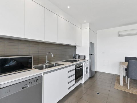 WATERFRONT SEVEN - In The Heart Of Lorne - Accommodation Batemans Bay 1