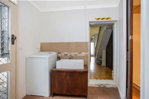 Plummers Mill - Central Townhouse - Accommodation Batemans Bay 10