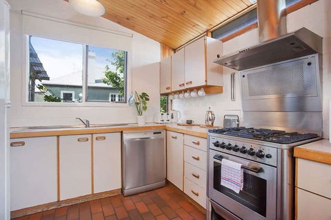 Plummers Mill - Central Townhouse - Accommodation Batemans Bay 2