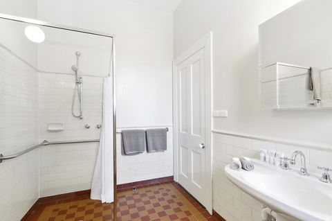 The Riversleigh - Accommodation Batemans Bay 7