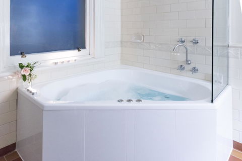 The Riversleigh - Accommodation Batemans Bay 2