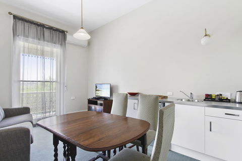 The Riversleigh - Accommodation Batemans Bay 26