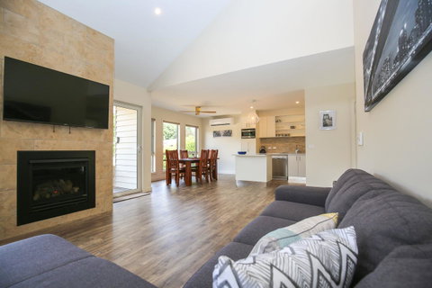 Amber Mist Villa Two - Accommodation Batemans Bay 20