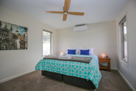Amber Mist Villa Two - Accommodation Batemans Bay 6