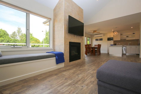 Amber Mist Villa Two - Accommodation Batemans Bay 14