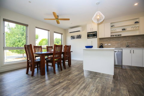 Amber Mist Villa Two - Accommodation Batemans Bay 18