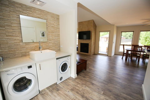 Amber Mist Villa Two - Accommodation Batemans Bay 12