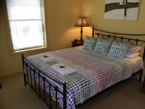 At The Beach Apartments - Accommodation Batemans Bay 2