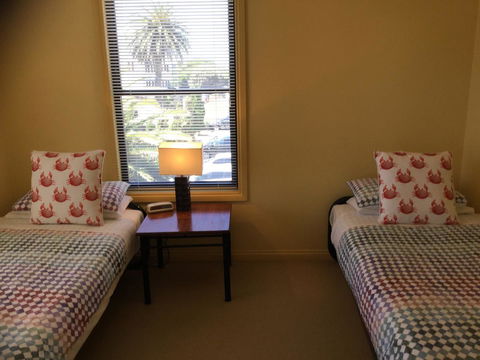 At The Beach Apartments - Accommodation Batemans Bay 3