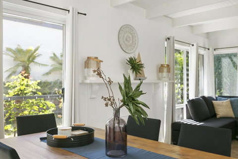Mysa Anglesea Sleeps 7 WiFi SmartTV Cafes Shops - Accommodation Batemans Bay 1