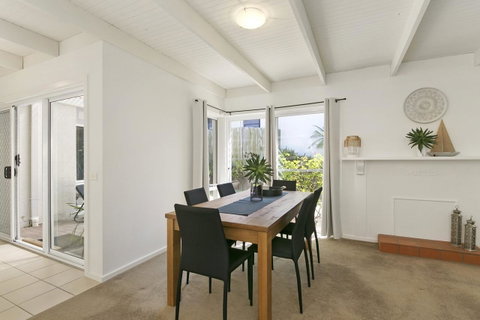 Mysa Anglesea Sleeps 7 WiFi SmartTV Cafes Shops - Accommodation Batemans Bay 9