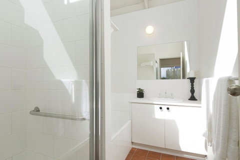 Mysa Anglesea Sleeps 7 WiFi SmartTV Cafes Shops - Accommodation Batemans Bay 11