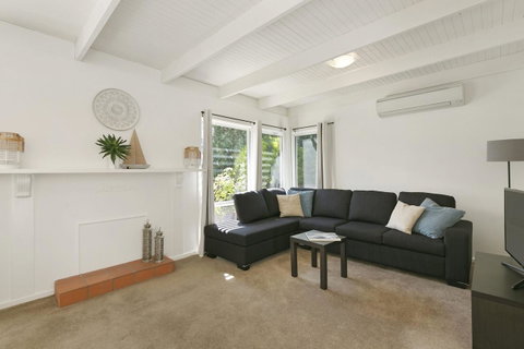 Mysa Anglesea Sleeps 7 WiFi SmartTV Cafes Shops - Accommodation Batemans Bay 2