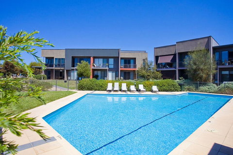 Torquay Golf Retreats - Pool, Beach, Tennis, Golf - Accommodation Batemans Bay 2