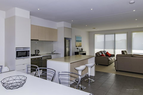 Torquay Golf Retreats - Pool, Beach, Tennis, Golf - Accommodation Batemans Bay 1