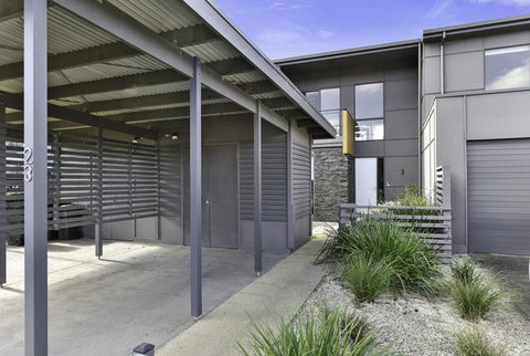 Torquay Golf Retreats - Pool, Beach, Tennis, Golf - Accommodation Batemans Bay 4