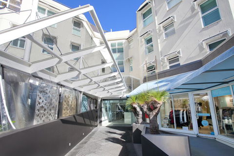 Emerald Noosa - Accommodation Batemans Bay 2