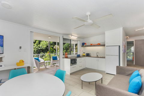 By The Sea Port Douglas - Accommodation Batemans Bay 8